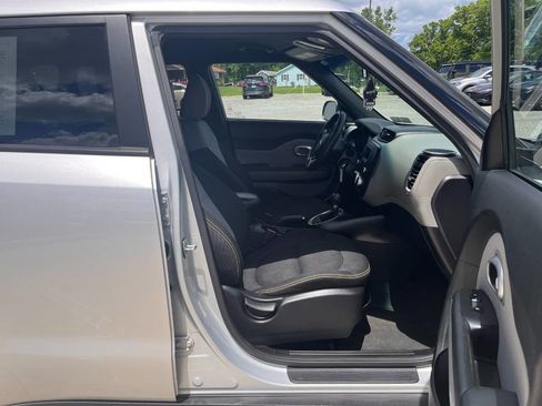 Used 2014 Kia Soul + FWD image 10