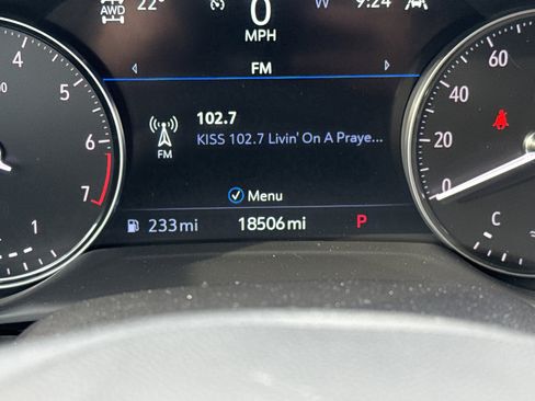 Used 2023 Buick Envision Essence image 21