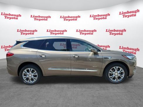 Used 2020 Buick Enclave Avenir w/ Avenir Technology Package FWD image 2