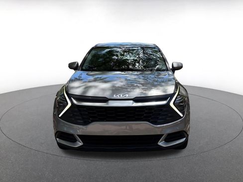 Used 2025 Kia Sportage LX FWD image 2