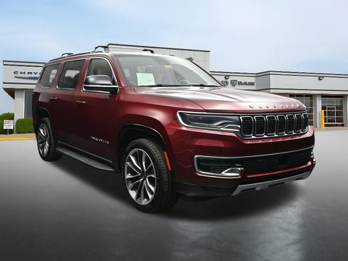 Used 2023 Jeep Wagoneer Series II w/ Premium Group I AWD/4WD image 7