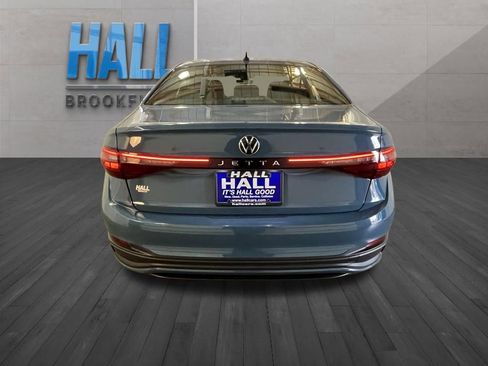 Certified 2025 Volkswagen Jetta Sport image 5