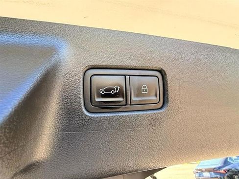 Used 2025 Hyundai Santa Fe SEL image 14