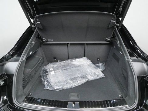 New 2026 Porsche Cayenne AWD image 31