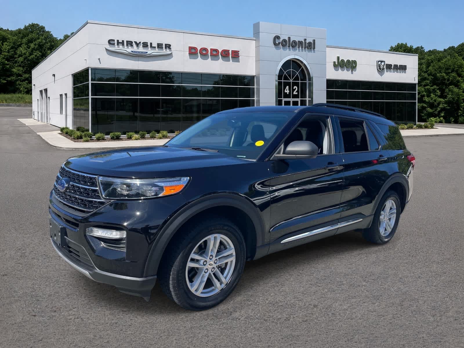 Used 2021 Ford Explorer XLT w/ Equipment Group 202A AWD/4WD image 1