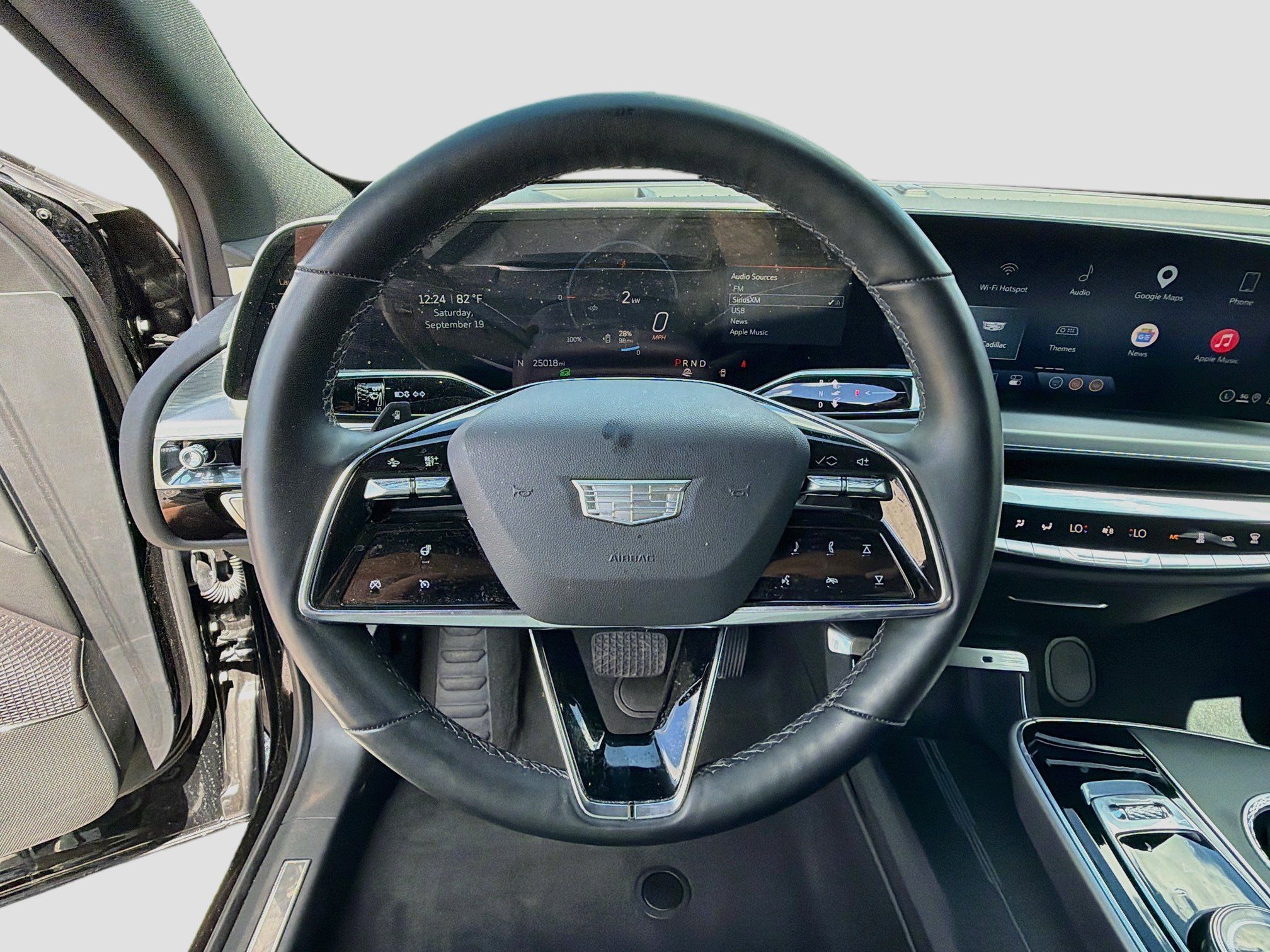 Used 2025 Cadillac Lyriq Luxury RWD image 38