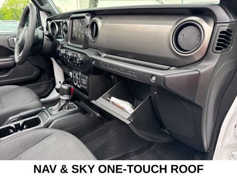 Used 2023 Jeep Wrangler Unlimited w/ Sun & Screen Package AWD/4WD image 29