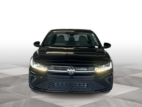 Used 2025 Volkswagen Jetta Sport FWD image 3