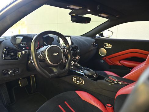 Used 2020 Aston Martin V8 Vantage Coupe RWD image 16