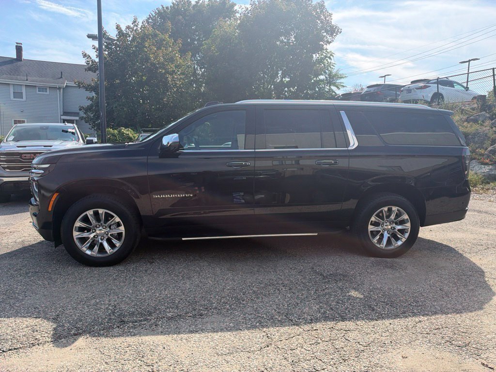 Used 2026 Chevrolet Suburban Premier AWD/4WD image 2