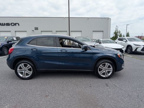 Used 2020 Mercedes-Benz GLA 250 4MATIC image 2