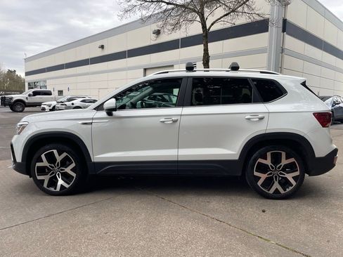 Used 2023 Volkswagen Taos SEL image 6