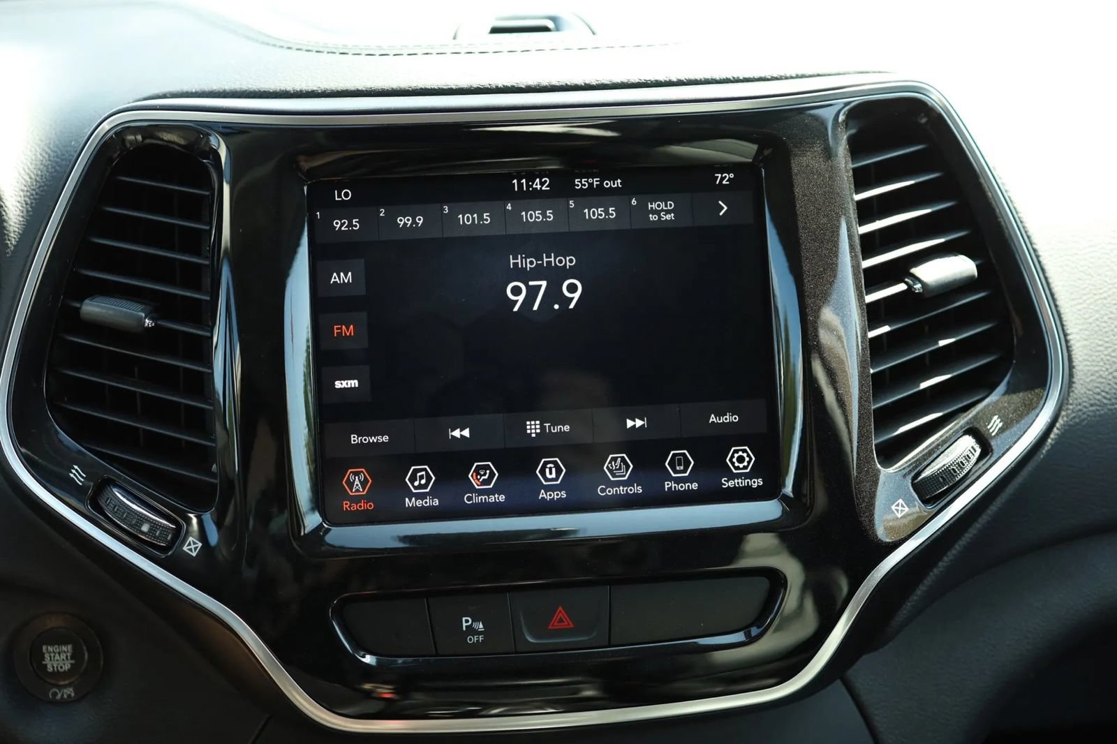 Used 2020 Jeep Cherokee Limited AWD/4WD image 20