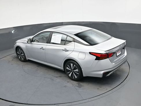 Used 2021 Nissan Altima 2.5 SV w/ SV Premium Package image 30