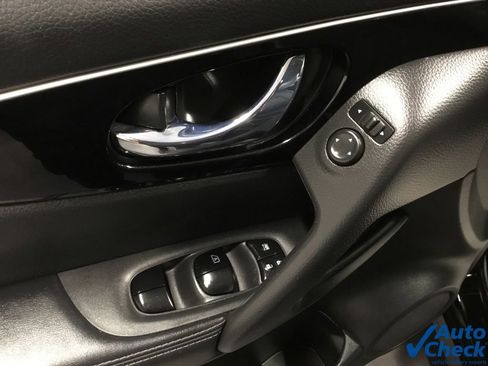Used 2018 Nissan Rogue Sport SL w/ SL Premium Package AWD/4WD image 19