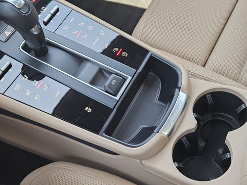 Certified 2026 Porsche Macan AWD/4WD image 20