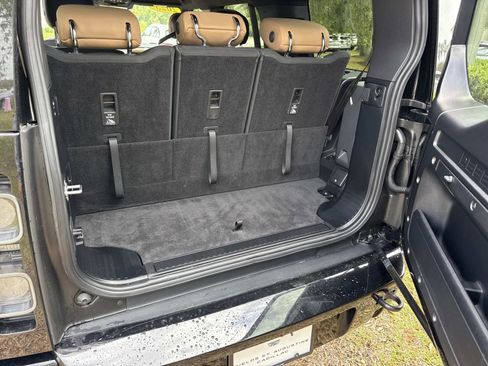 Used 2025 Land Rover Defender 130 V8 image 10