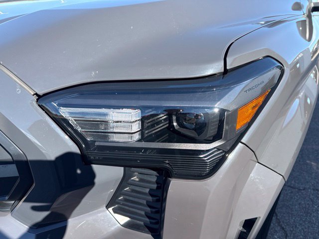 Used 2024 Toyota Tacoma SR5 w/ SR5 Upgrade Package AWD/4WD image 9