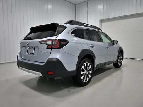 Used 2023 Subaru Outback Limited AWD/4WD image 29
