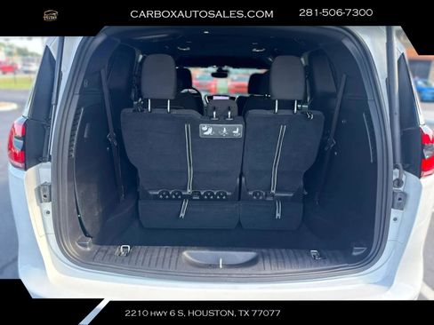 Used 2021 Chrysler Pacifica Touring w/ S Appearance Package FWD image 29