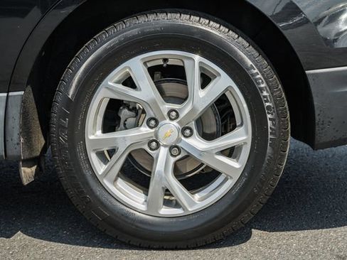 Used 2018 Chevrolet Equinox Premier FWD image 19