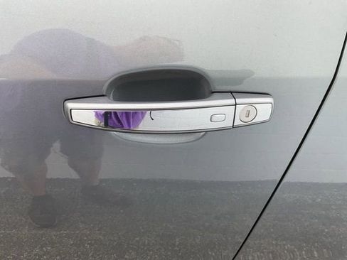 Used 2019 Buick Encore Preferred FWD image 19