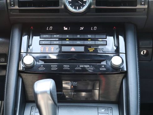 Used 2024 Lexus IS 500 RWD image 21