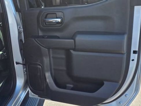 Used 2022 Chevrolet Silverado 1500 LT AWD/4WD image 13