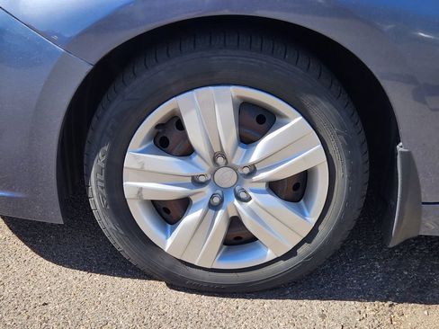 Used 2015 Subaru Legacy 2.5i AWD/4WD image 9