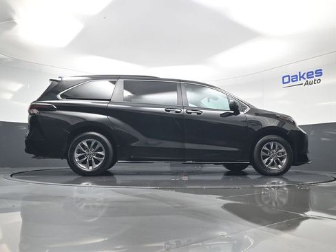 Used 2024 Toyota Sienna XLE image 47