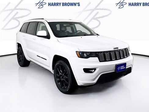 Used 2021 Jeep Grand Cherokee Laredo X image 25