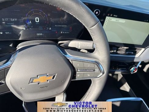 New 2025 Chevrolet Equinox LT image 17