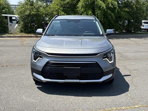 Used 2023 Kia Niro EX FWD image 6