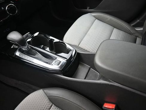 Used 2025 Chevrolet Trax LT image 32