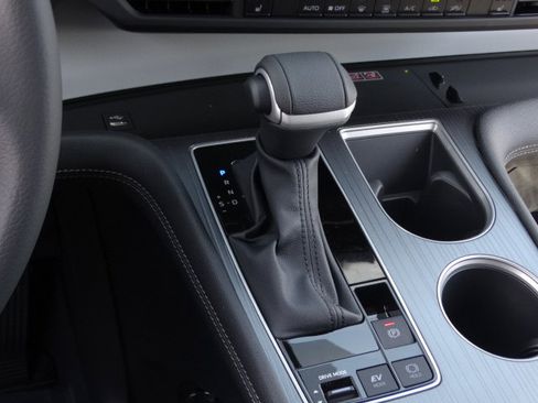 New 2026 Toyota Sienna XLE image 23