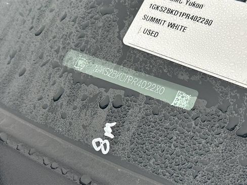 Used 2023 GMC Yukon SLT image 3