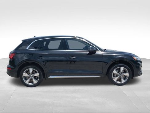 Used 2022 Audi Q5 2.0T Premium Plus w/ Premium Plus Package AWD/4WD image 2