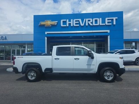 Used 2025 Chevrolet Silverado 2500 W/T w/ WT Convenience Package AWD/4WD image 2