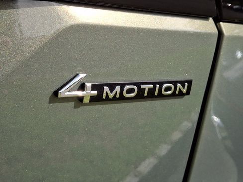 Certified 2024 Volkswagen Atlas Peak Edition SE AWD/4WD image 32