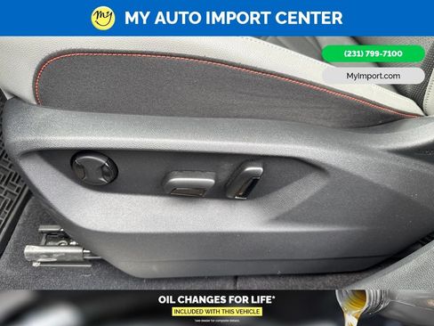 Used 2025 Volkswagen Atlas Peak Edition SE AWD/4WD image 12