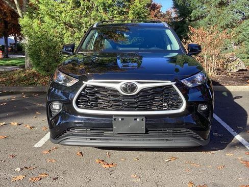 Certified 2024 Toyota Highlander XLE image 23