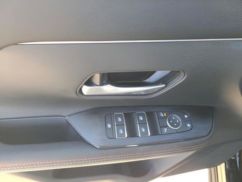 New 2026 Nissan Kicks SR w/ Cold Weather Package image 7