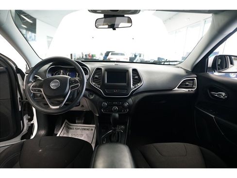 Used 2019 Jeep Cherokee Latitude w/ Popular Appearance Group image 13