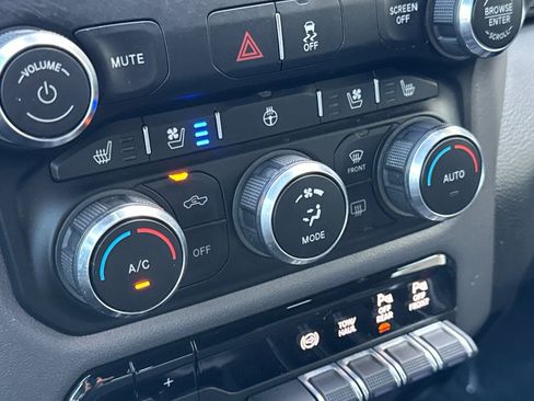 Used 2021 RAM 2500 Laramie w/ Night Edition image 27