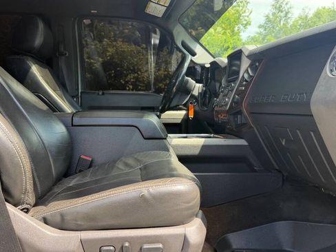 Used 2013 Ford F250 Lariat w/ Lariat Ultimate Pkg AWD/4WD image 30