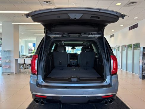 Used 2022 GMC Yukon Denali AWD/4WD image 9