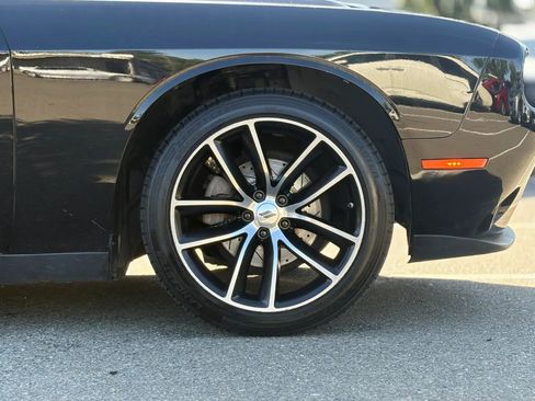 Used 2016 Dodge Challenger SXT image 26