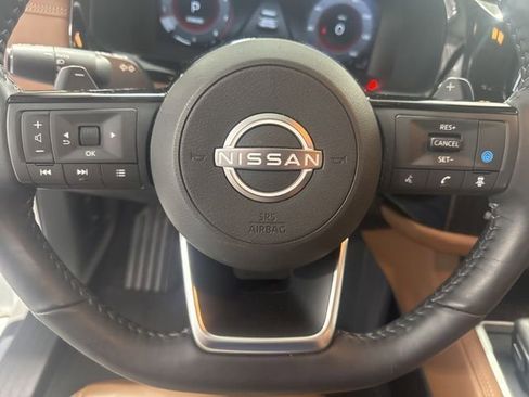 Used 2024 Nissan Pathfinder Platinum FWD image 17