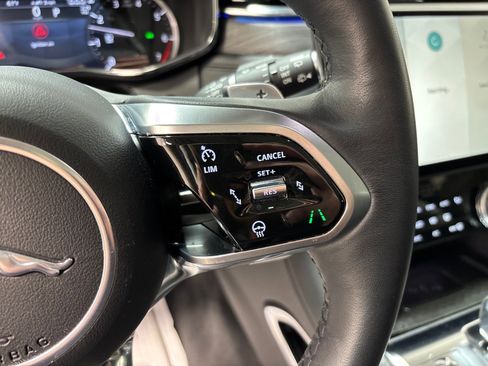 Used 2023 Jaguar F-PACE S AWD/4WD image 20