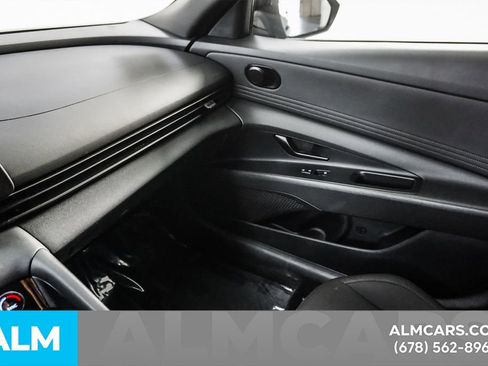 Used 2025 Hyundai Elantra Sport image 39